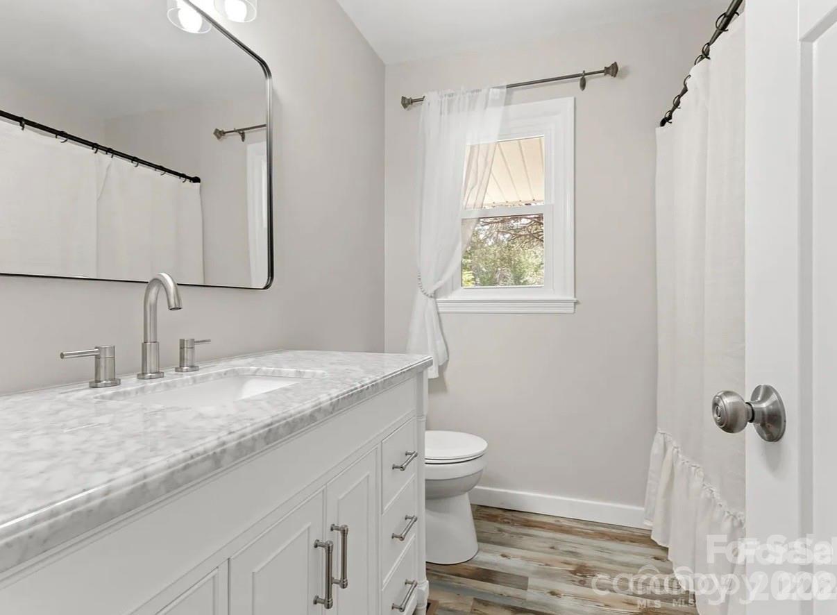 2179 Green Peach Road — Lancaster