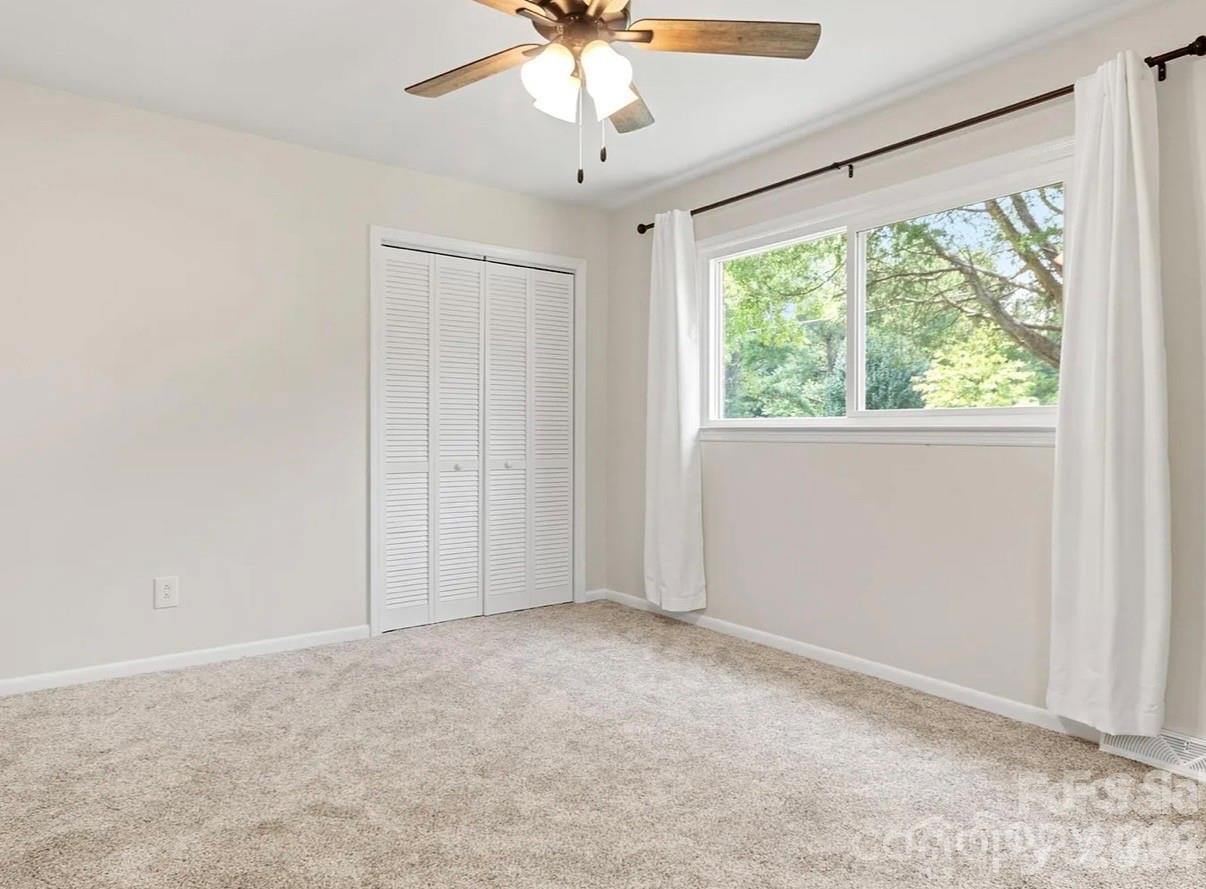 2179 Green Peach Road — Lancaster