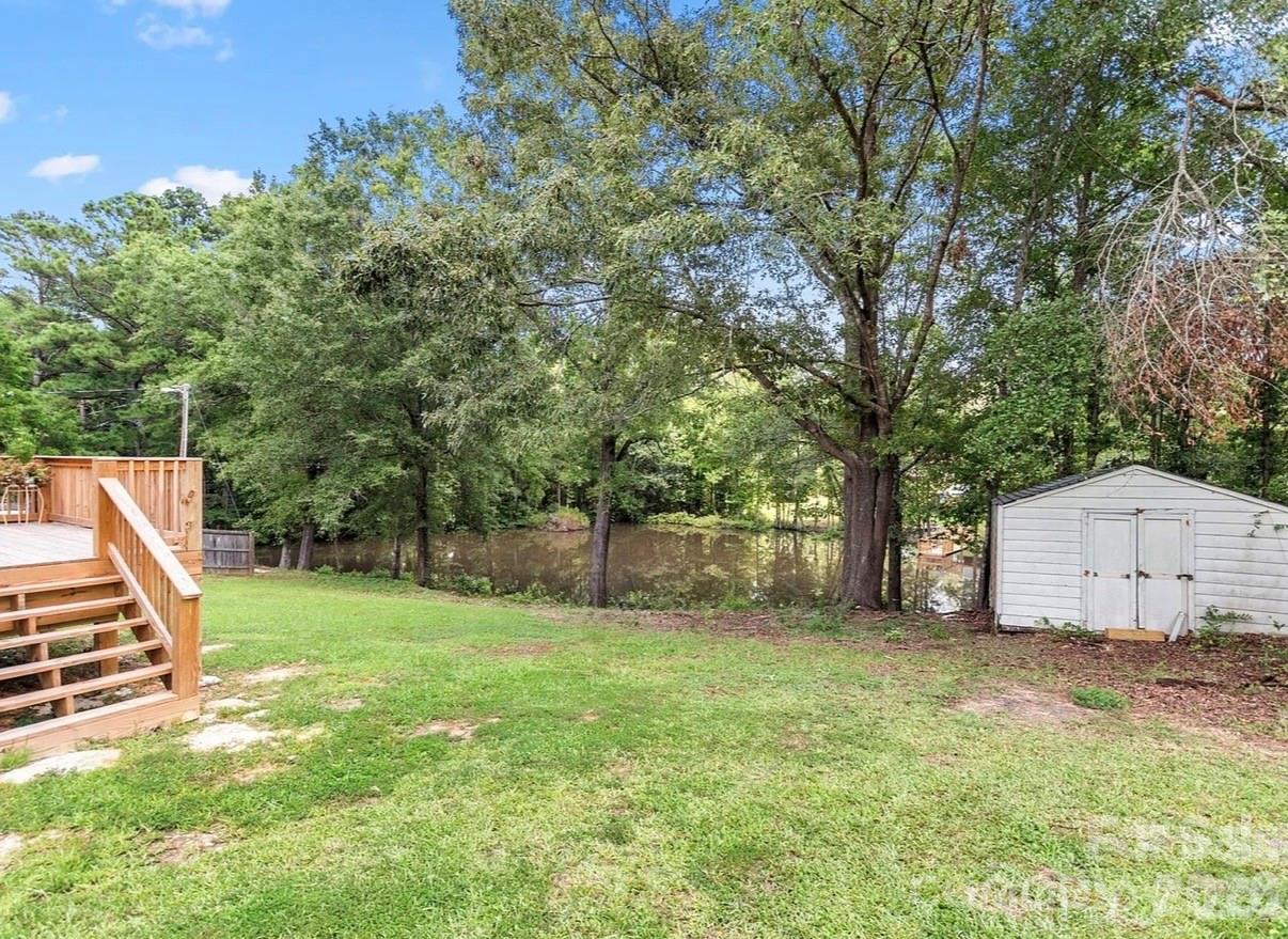 2179 Green Peach Road — Lancaster