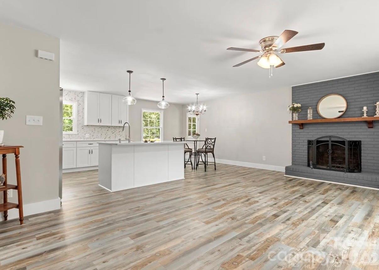 2179 Green Peach Road — Lancaster