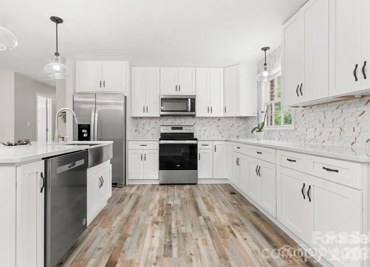 2179 Green Peach Road — Lancaster