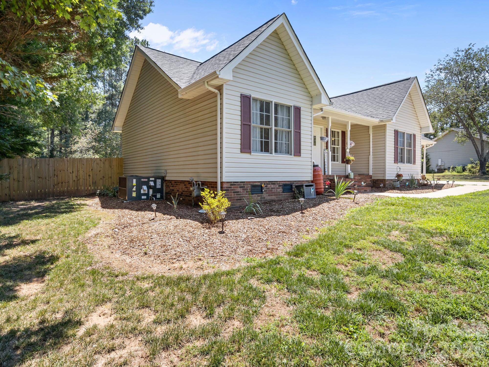 114 S Toney Street — Shelby