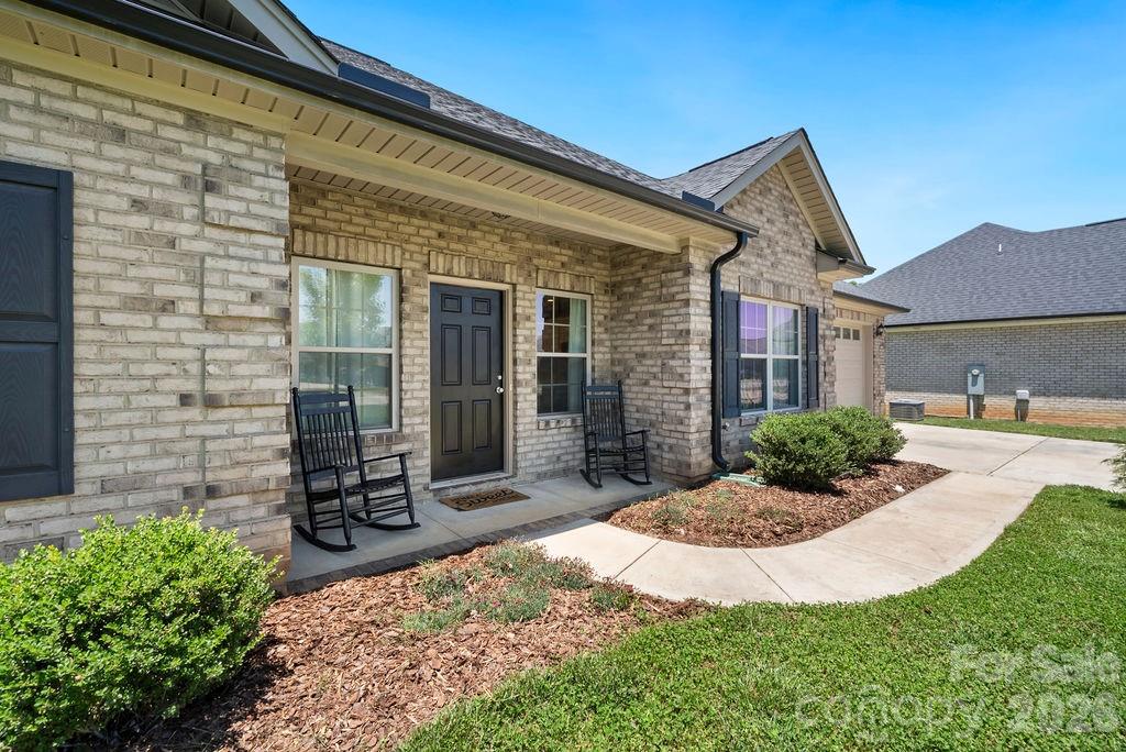 5226 Sustar Drive — Monroe
