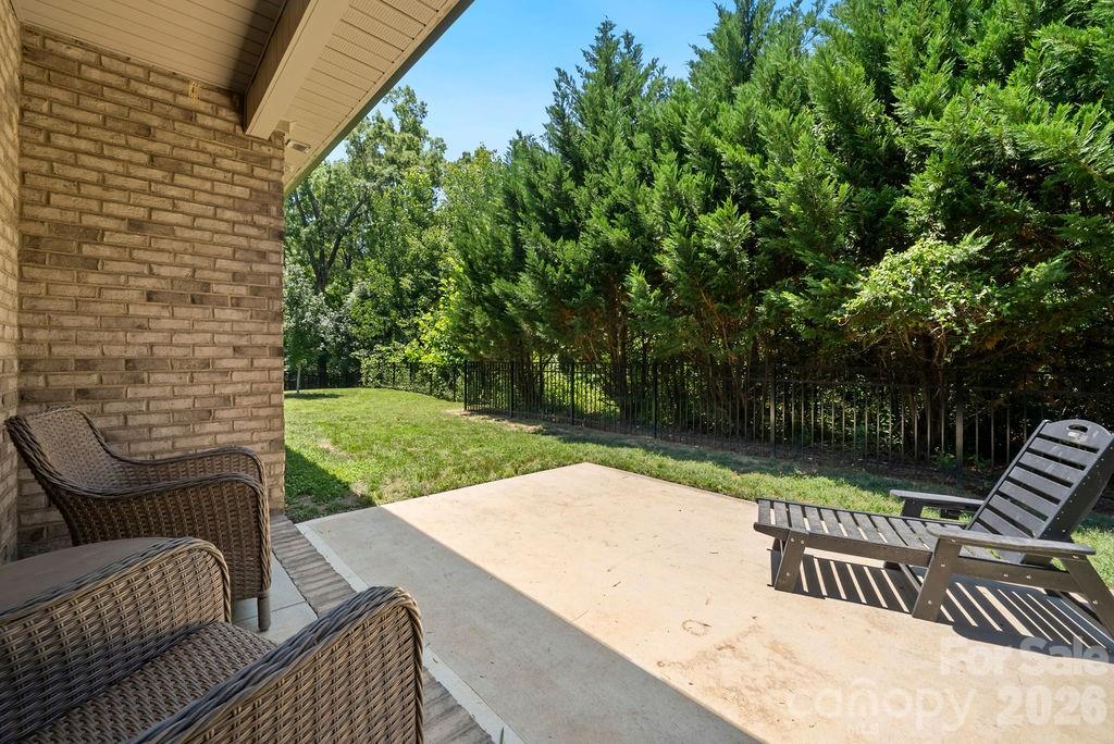 5226 Sustar Drive — Monroe