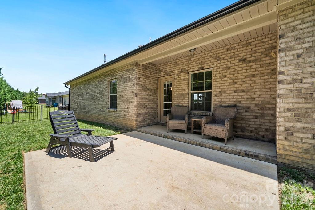 5226 Sustar Drive — Monroe