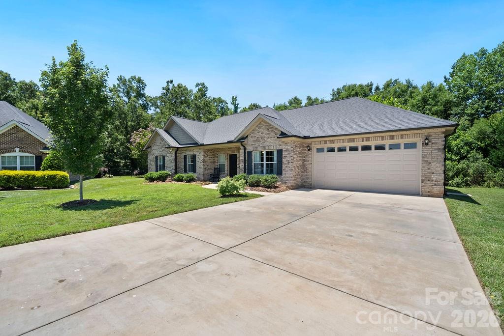 5226 Sustar Drive — Monroe