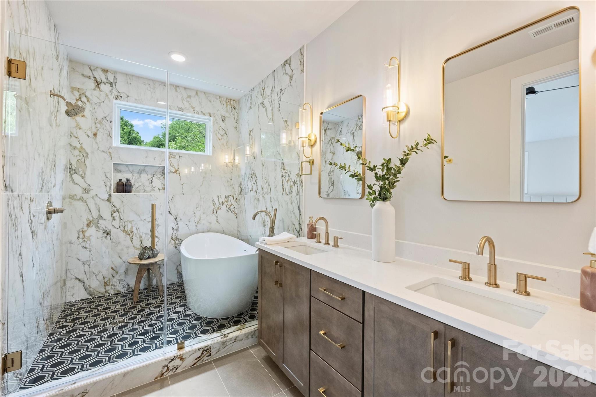 2701 Catalina Avenue — Charlotte