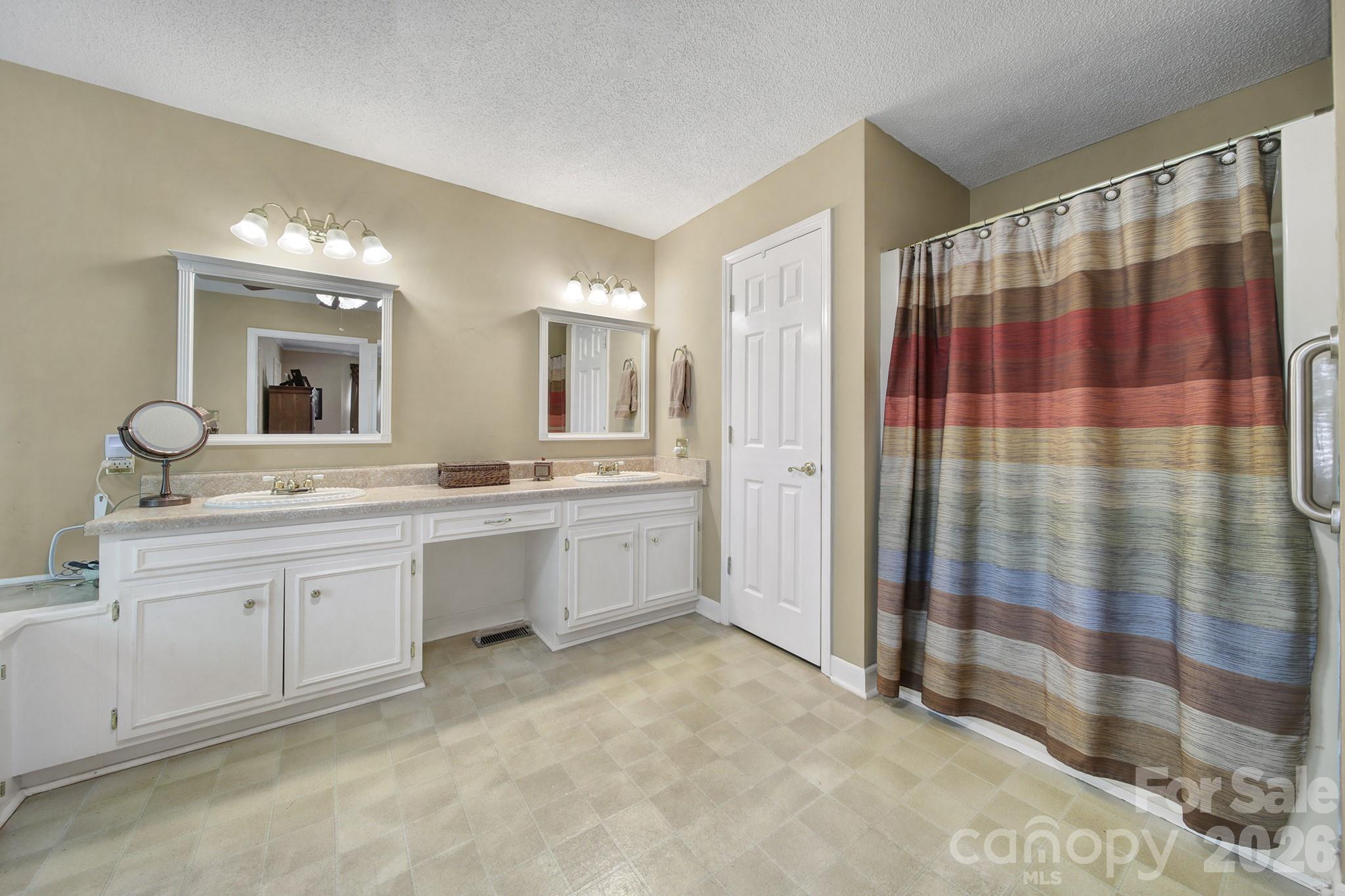 215 W Stevens Street — Kershaw