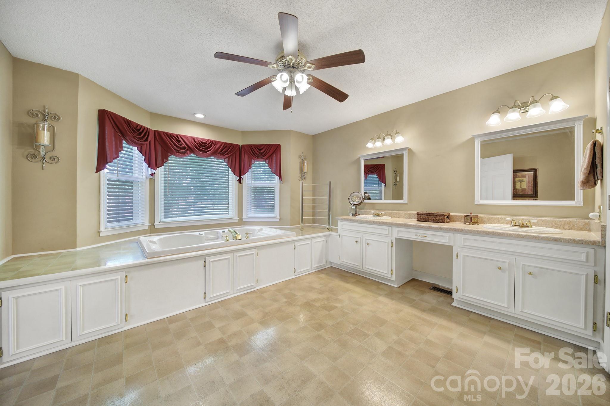 215 W Stevens Street — Kershaw