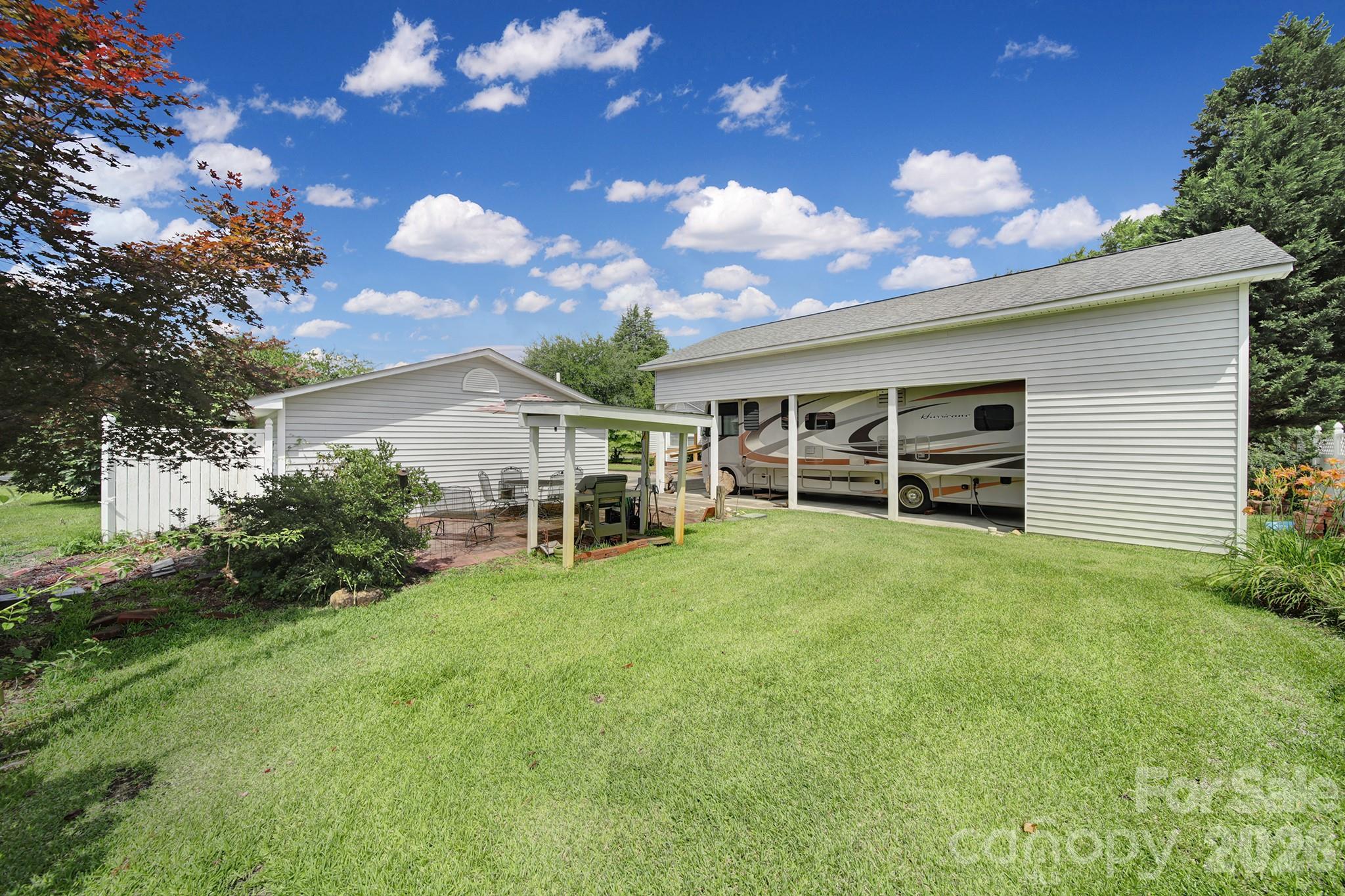 215 W Stevens Street — Kershaw