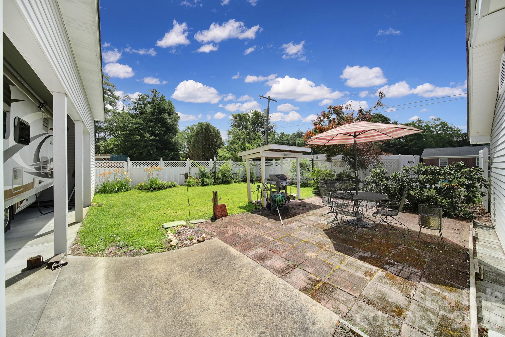 215 W Stevens Street — Kershaw