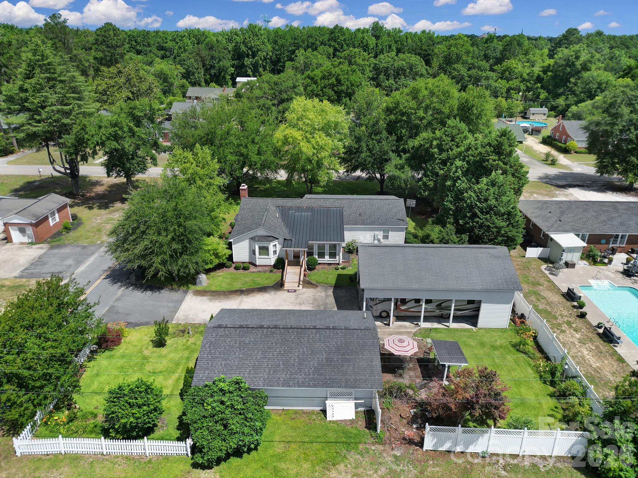 215 W Stevens Street — Kershaw