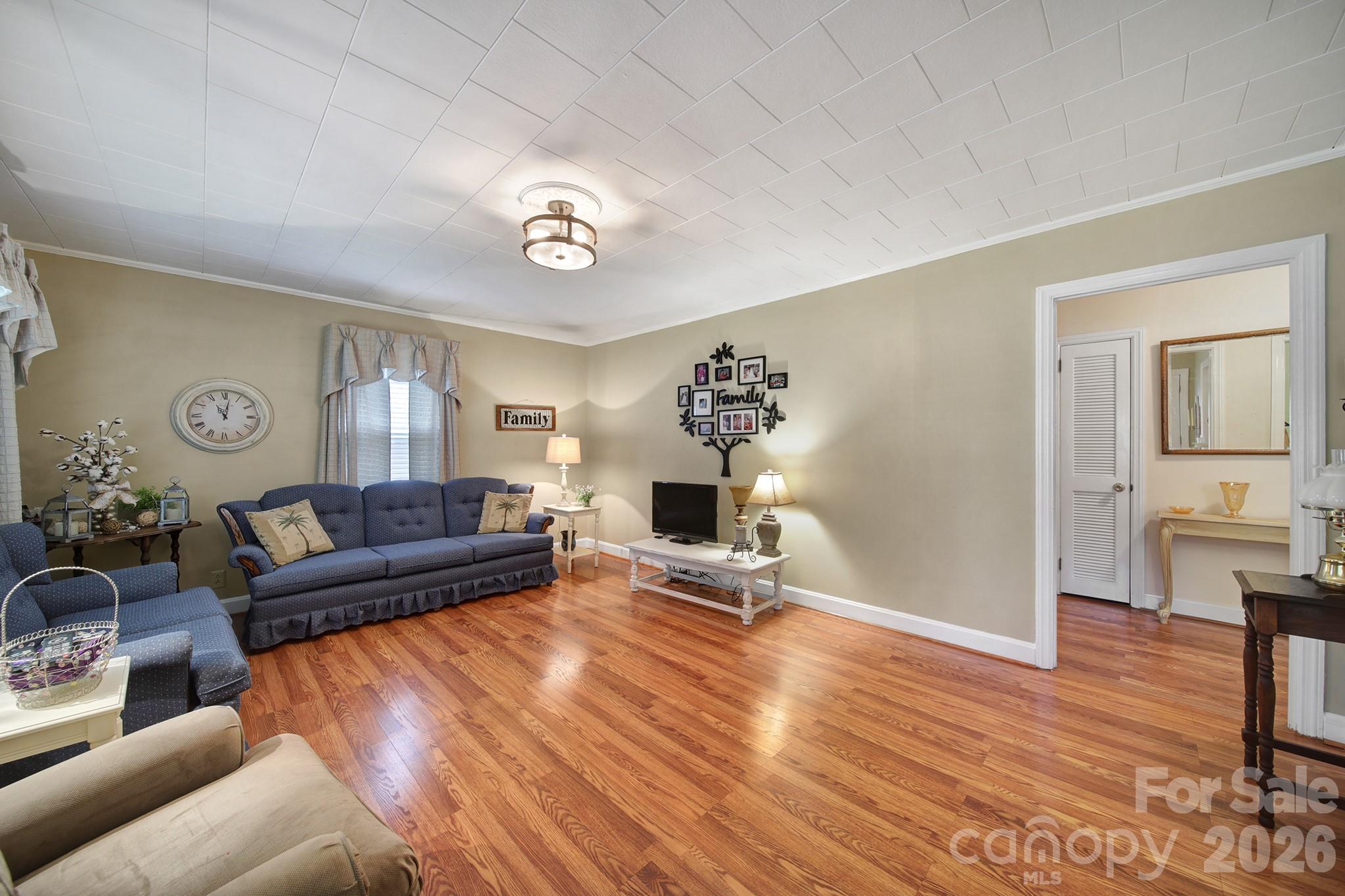 215 W Stevens Street — Kershaw