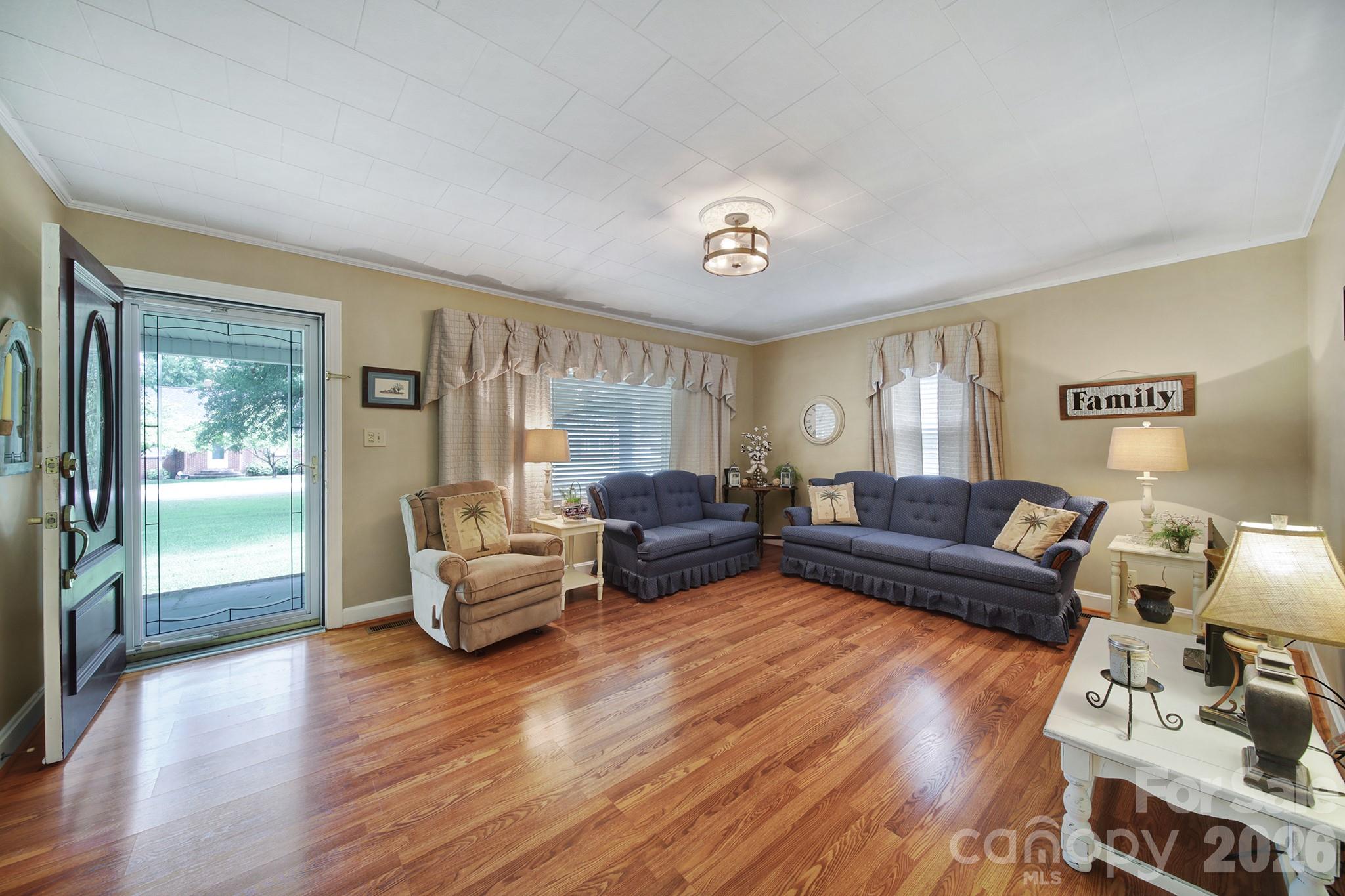 215 W Stevens Street — Kershaw