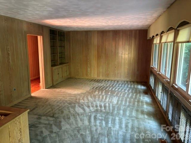 255 Glengarnock Road — Tryon