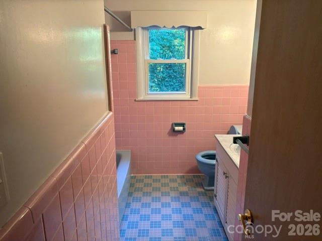 255 Glengarnock Road — Tryon