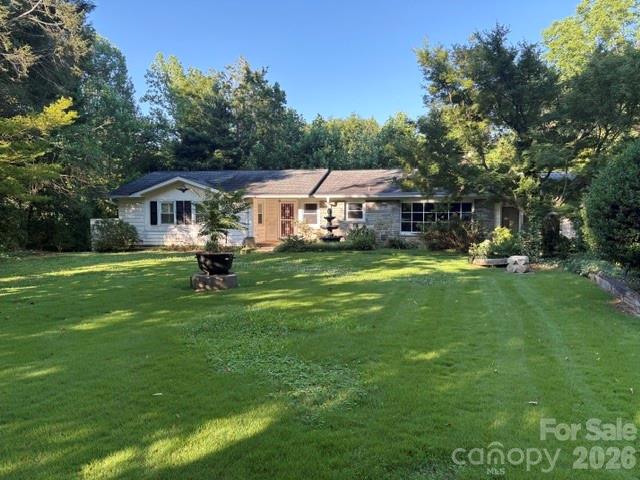 255 Glengarnock Road — Tryon