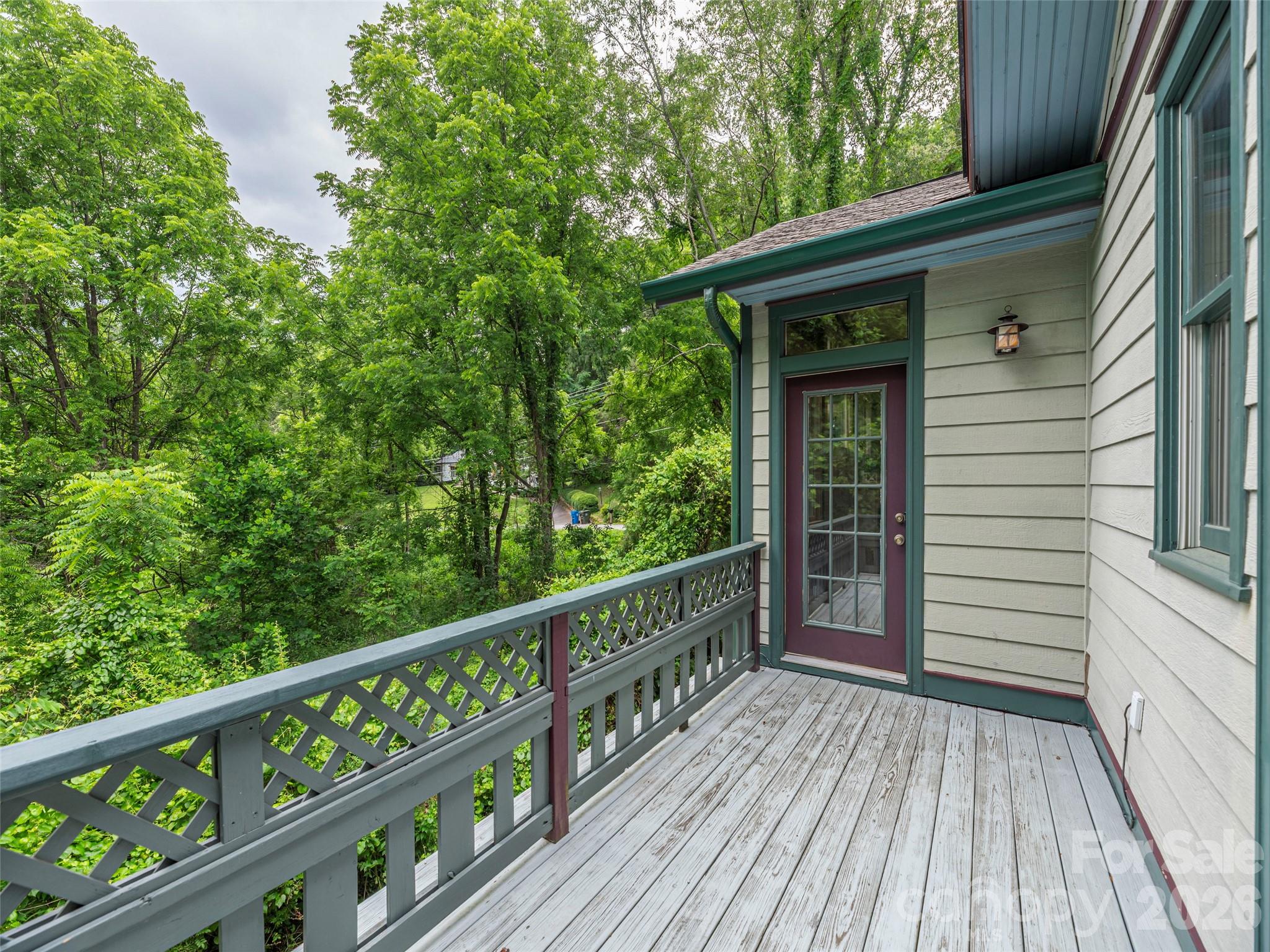 136 Assembly Street — Waynesville