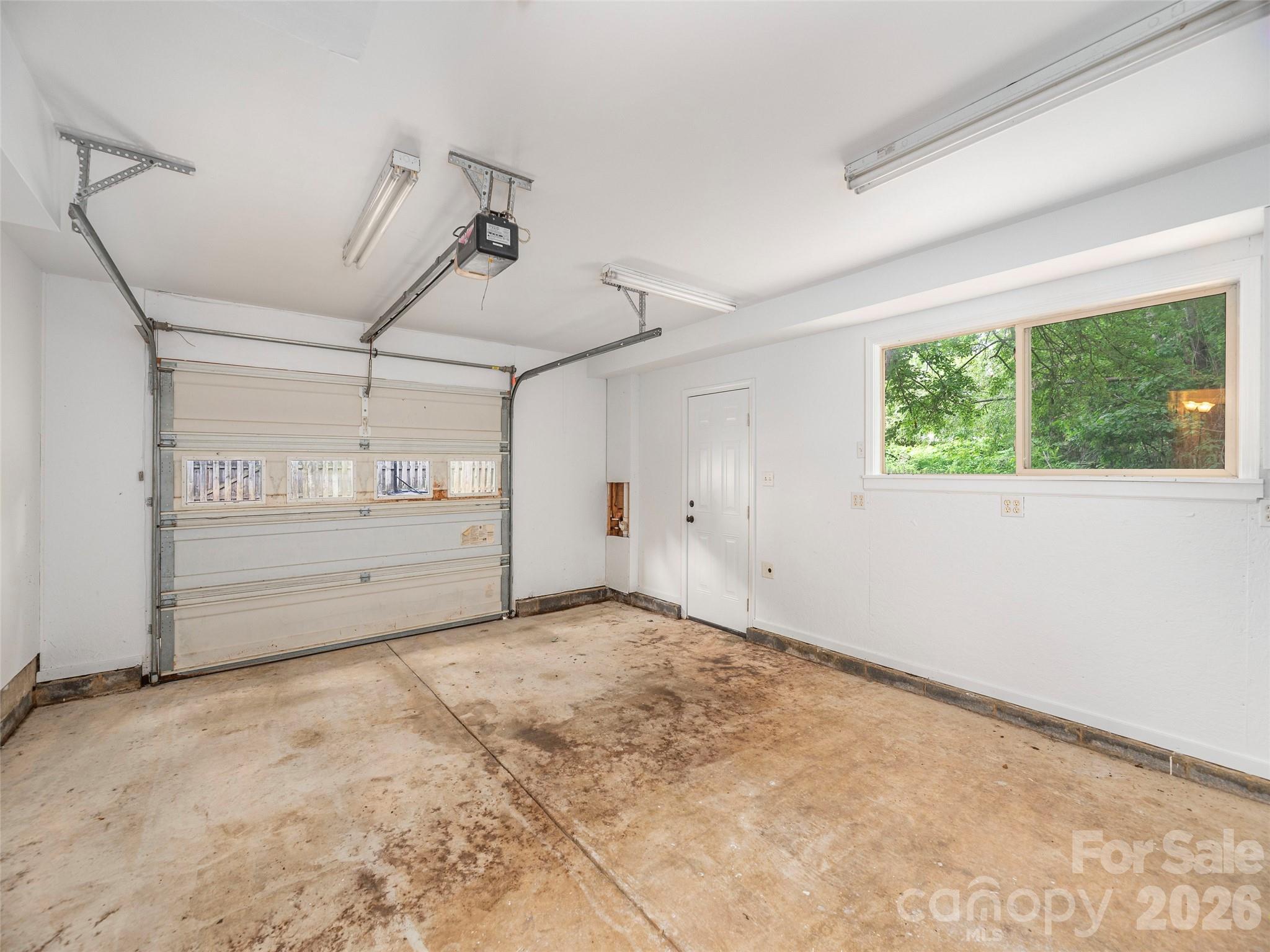 136 Assembly Street — Waynesville