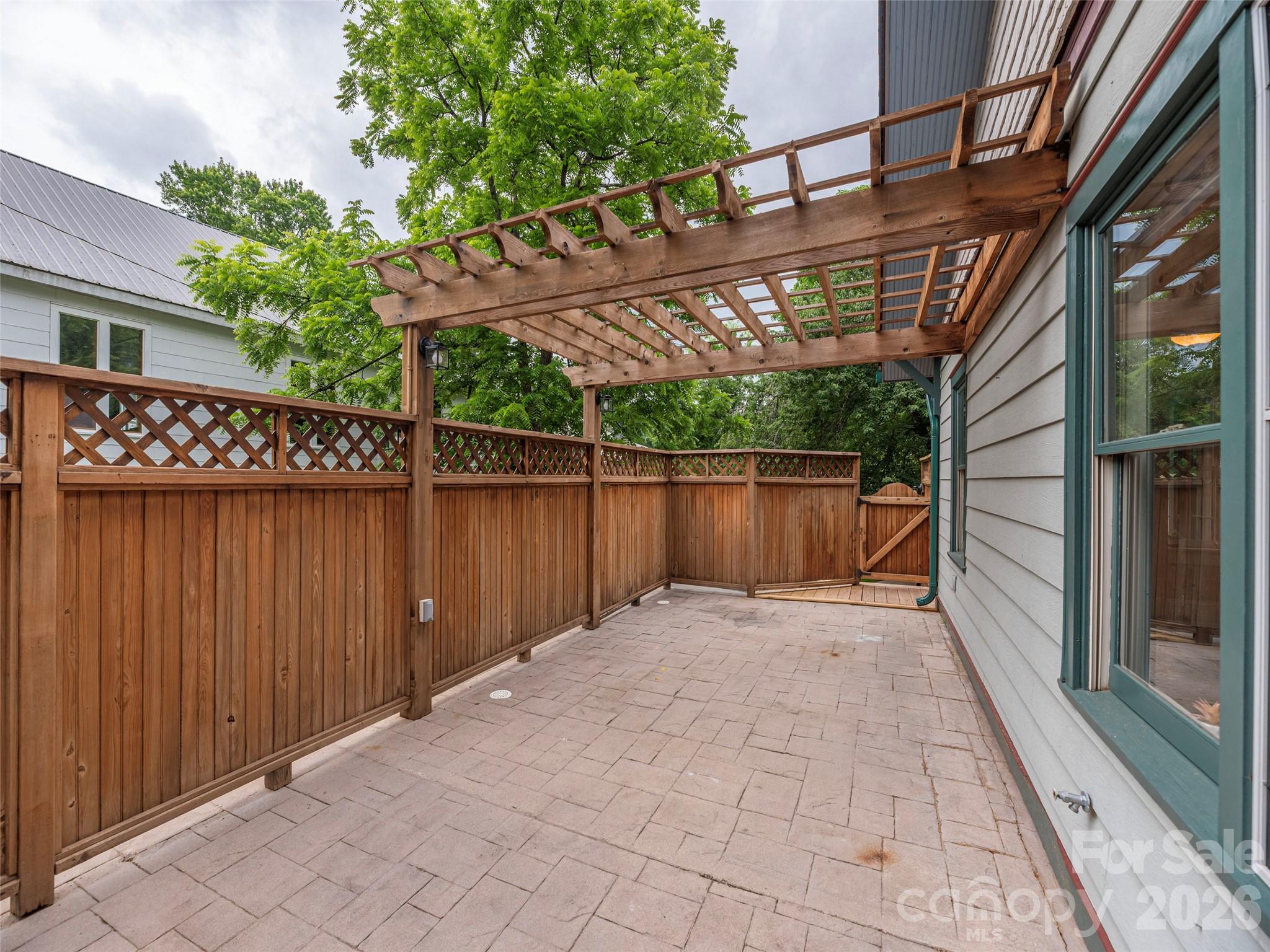 136 Assembly Street — Waynesville