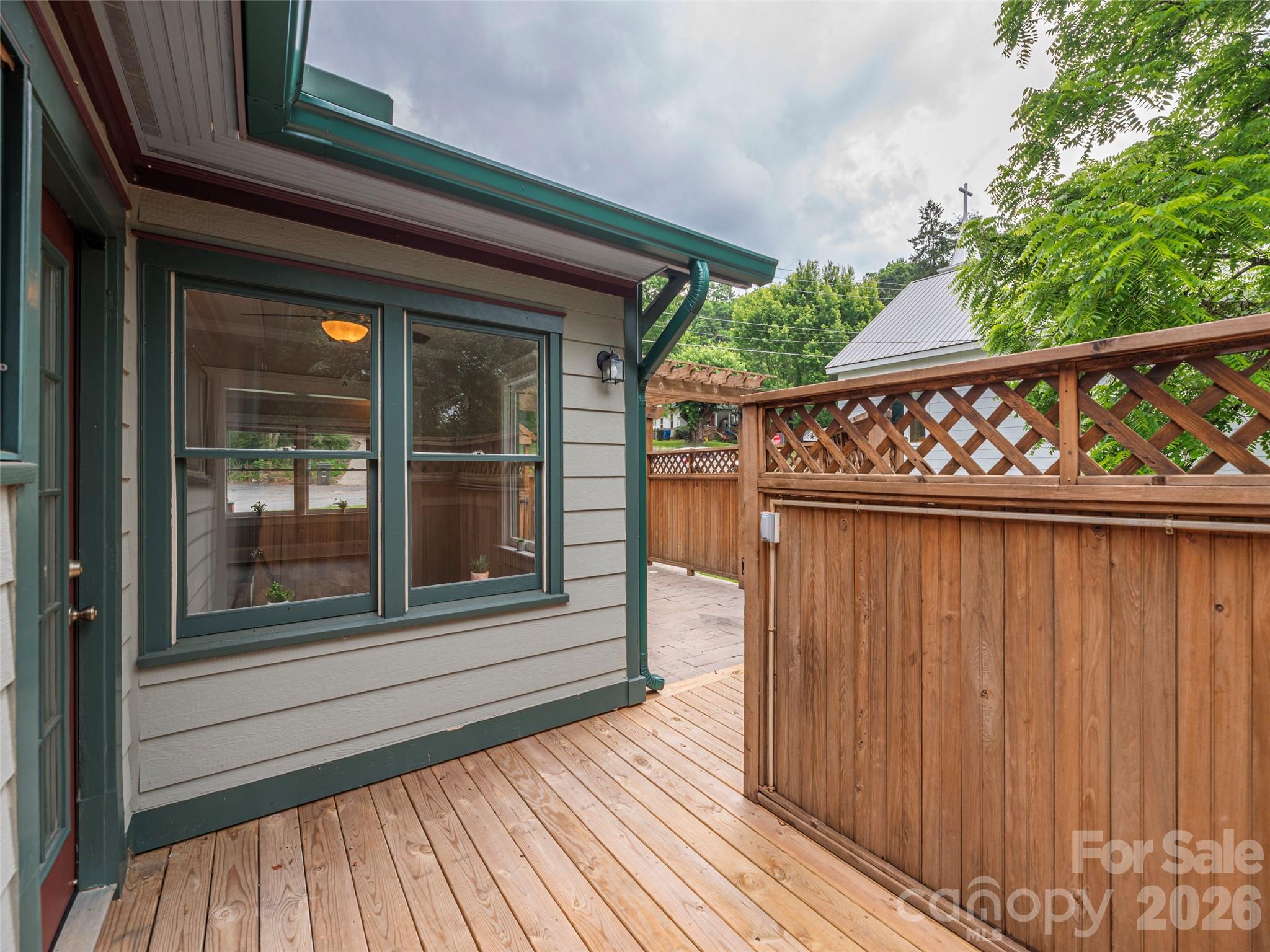 136 Assembly Street — Waynesville