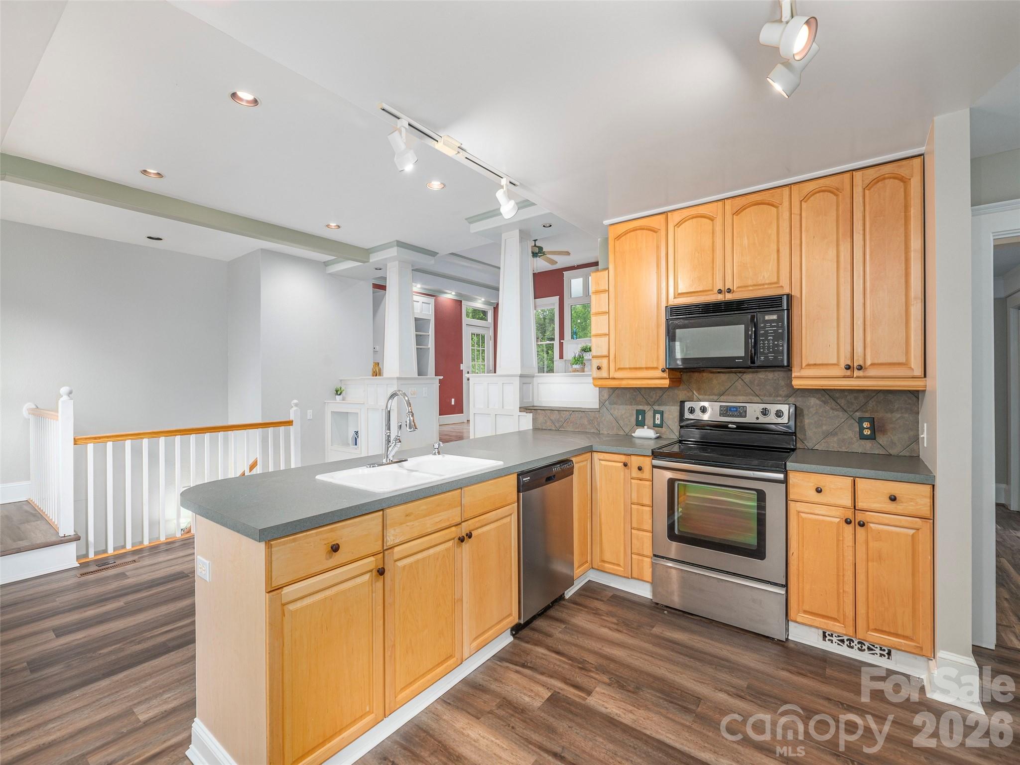 136 Assembly Street — Waynesville