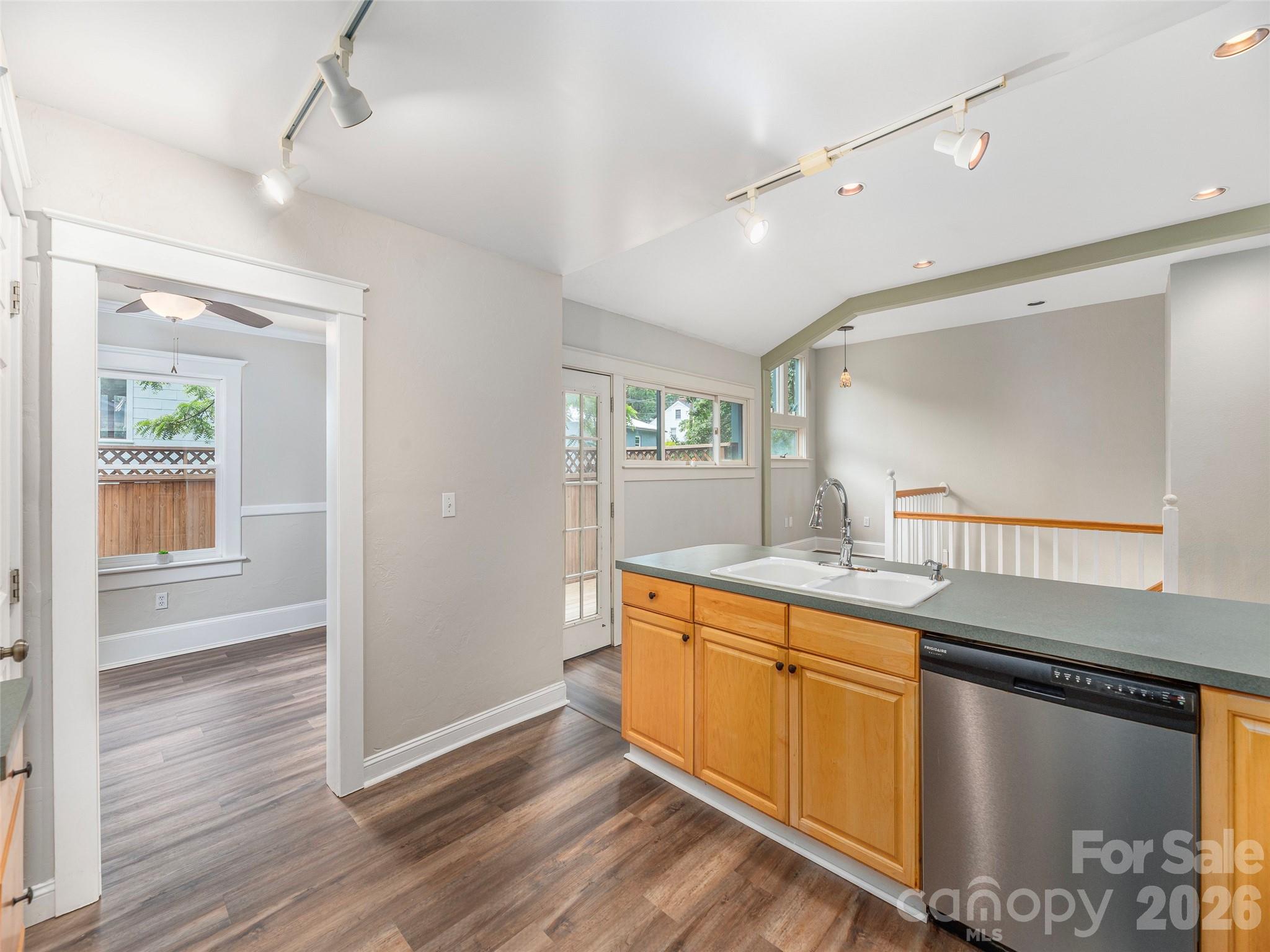 136 Assembly Street — Waynesville
