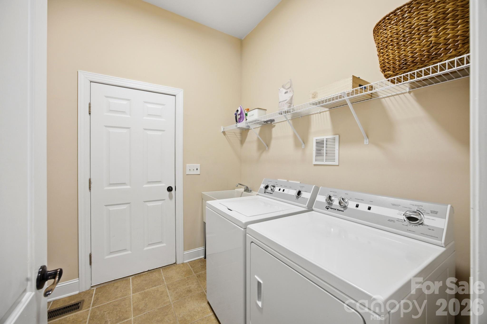 130 Lakeshore Hills Drive — Mooresville