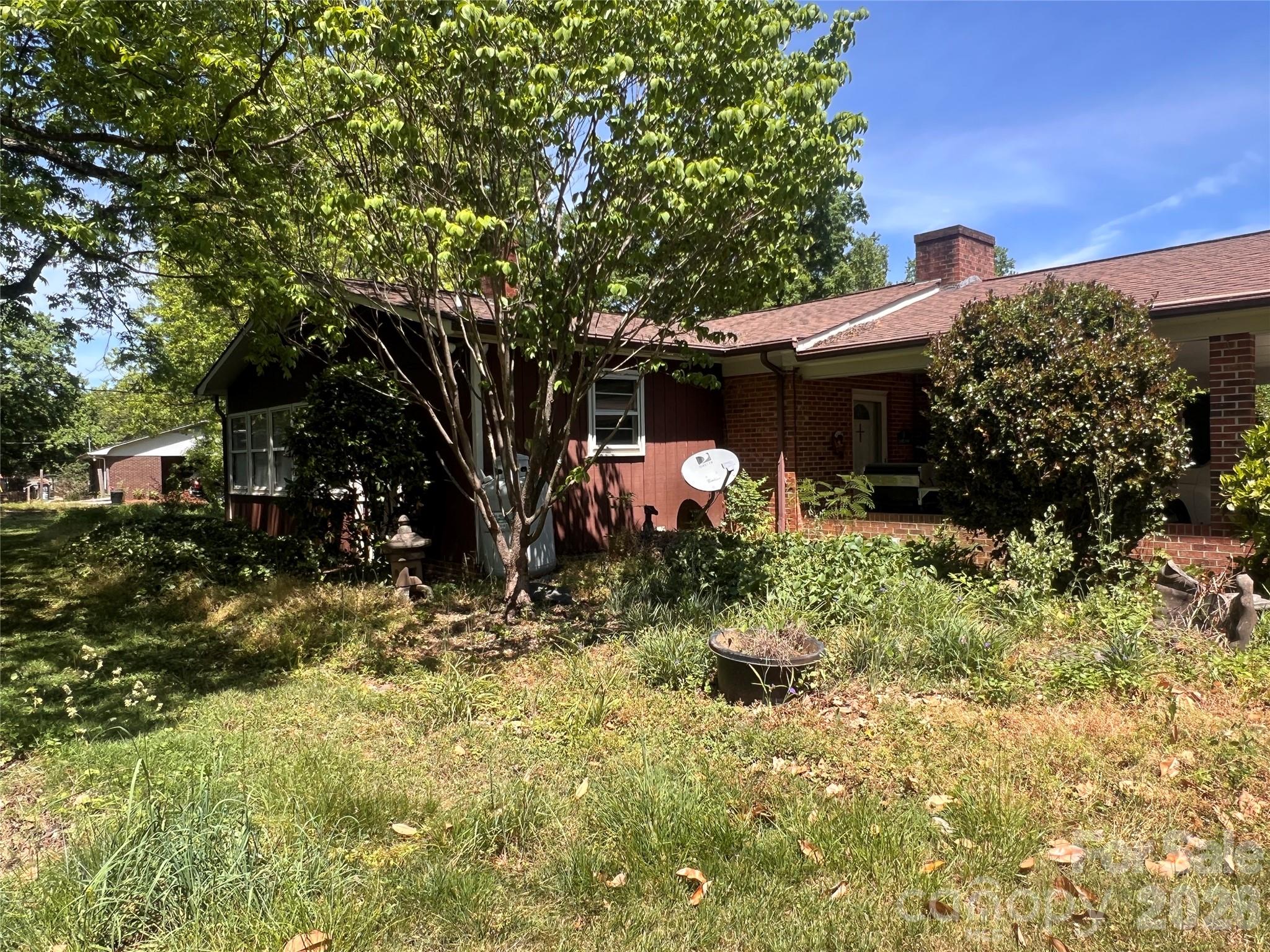 3393 Anderson Mountain Road — Maiden