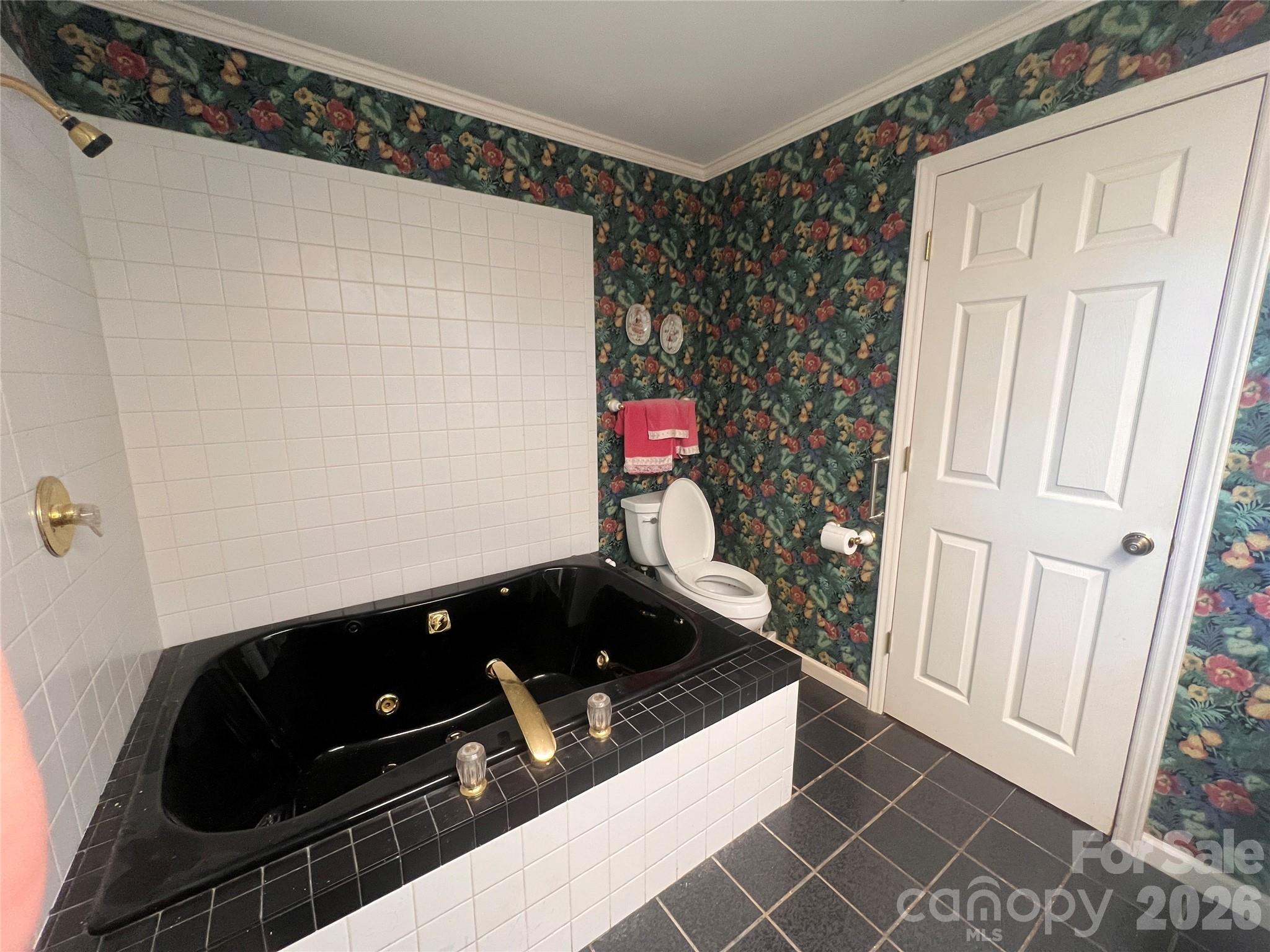 3393 Anderson Mountain Road — Maiden