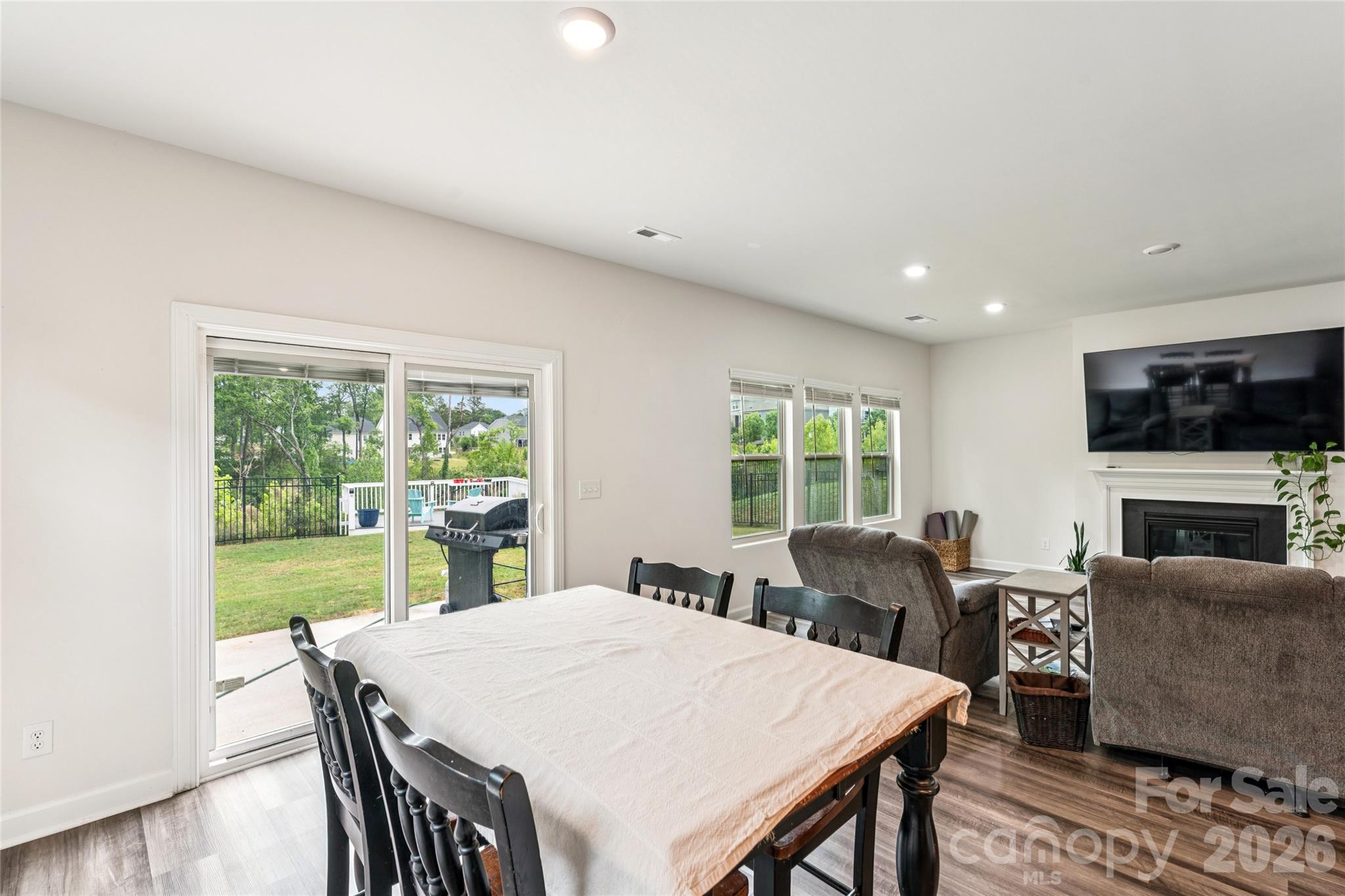 1071 Amberley Crossing Drive — Belmont