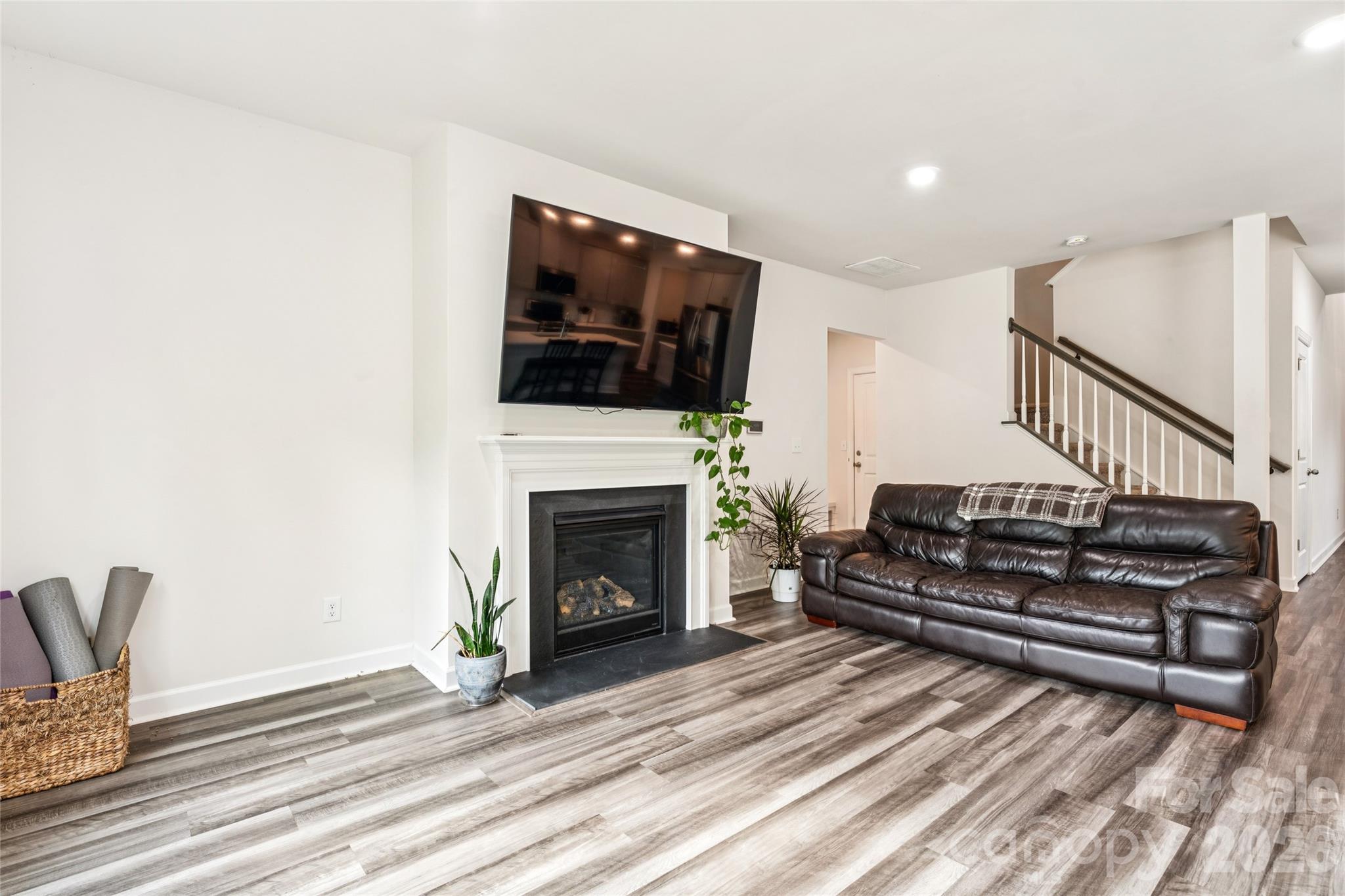 1071 Amberley Crossing Drive — Belmont