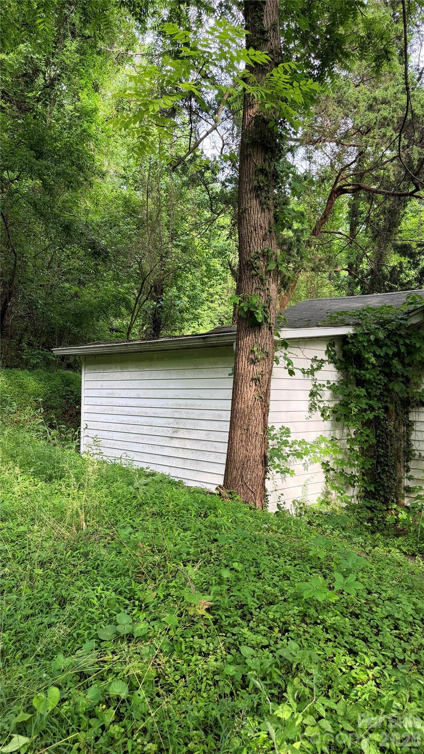 20 Utopia Road — Asheville