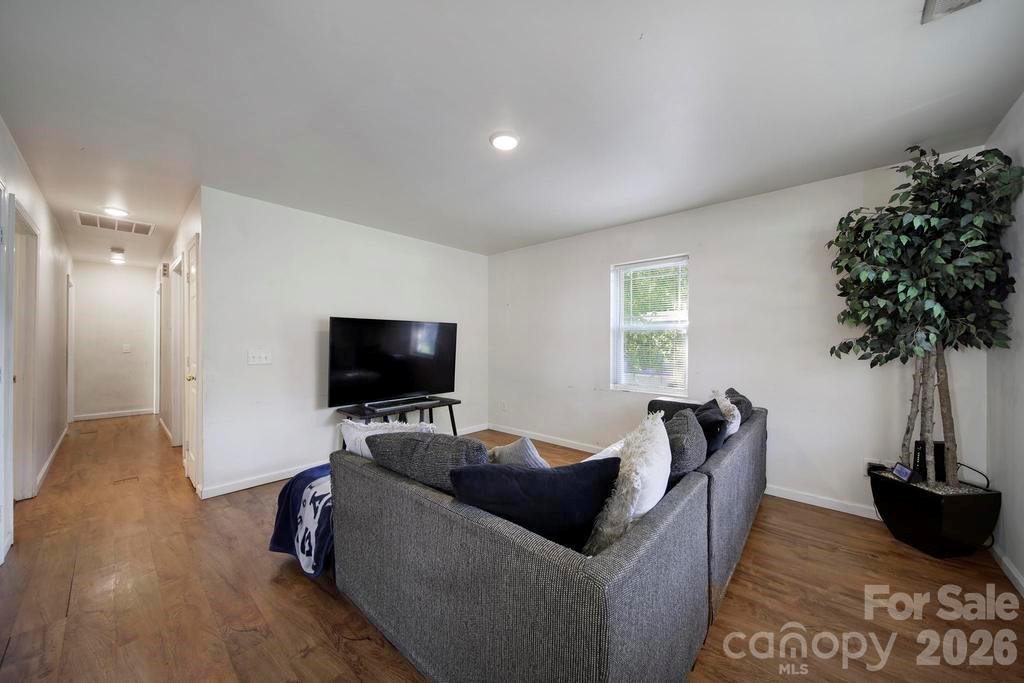 362 Sharpe Street — Mooresville
