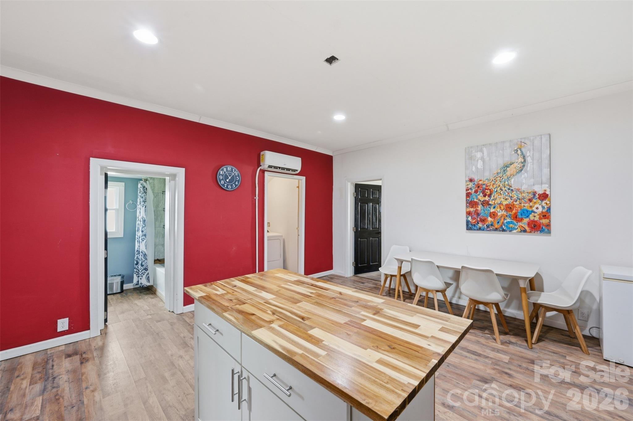 802 Canal Road — Lockhart