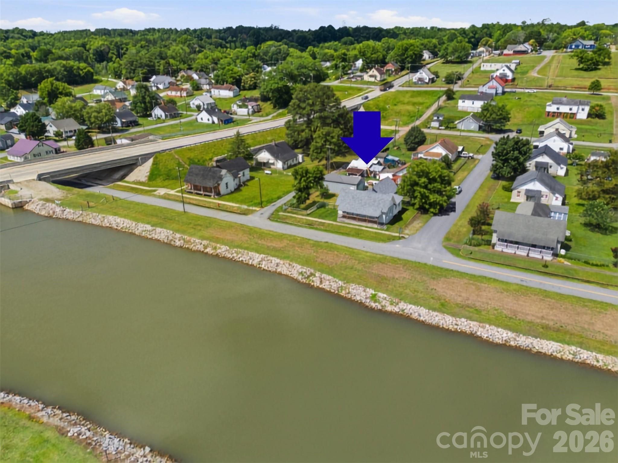 802 Canal Road — Lockhart