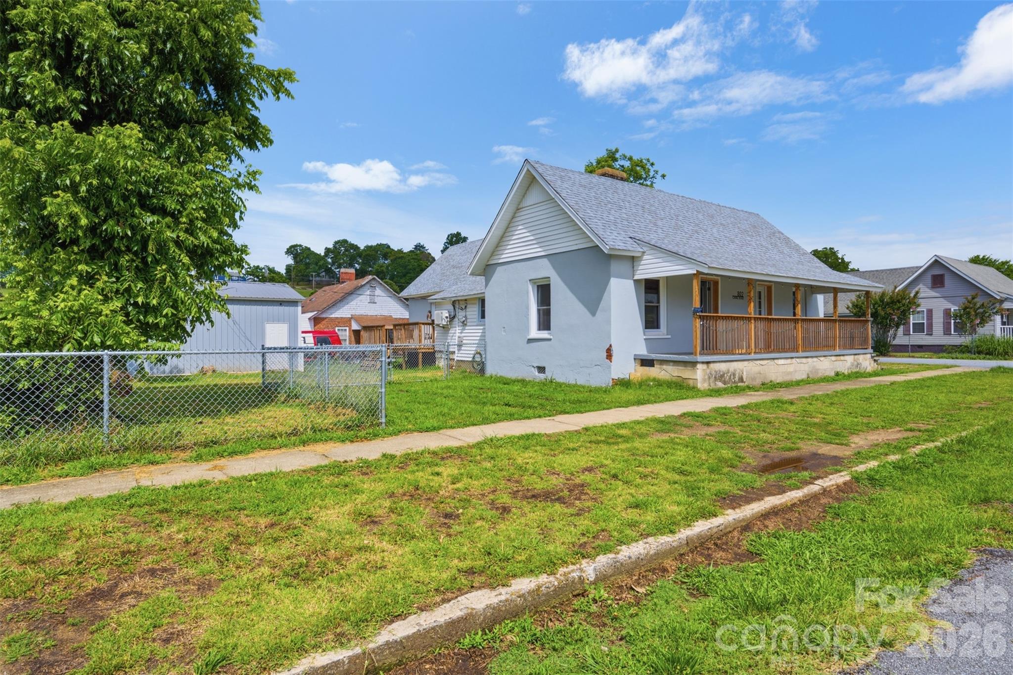 802 Canal Road — Lockhart