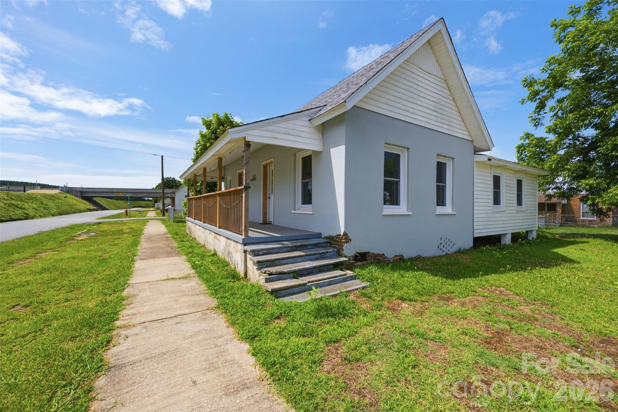 802 Canal Road — Lockhart