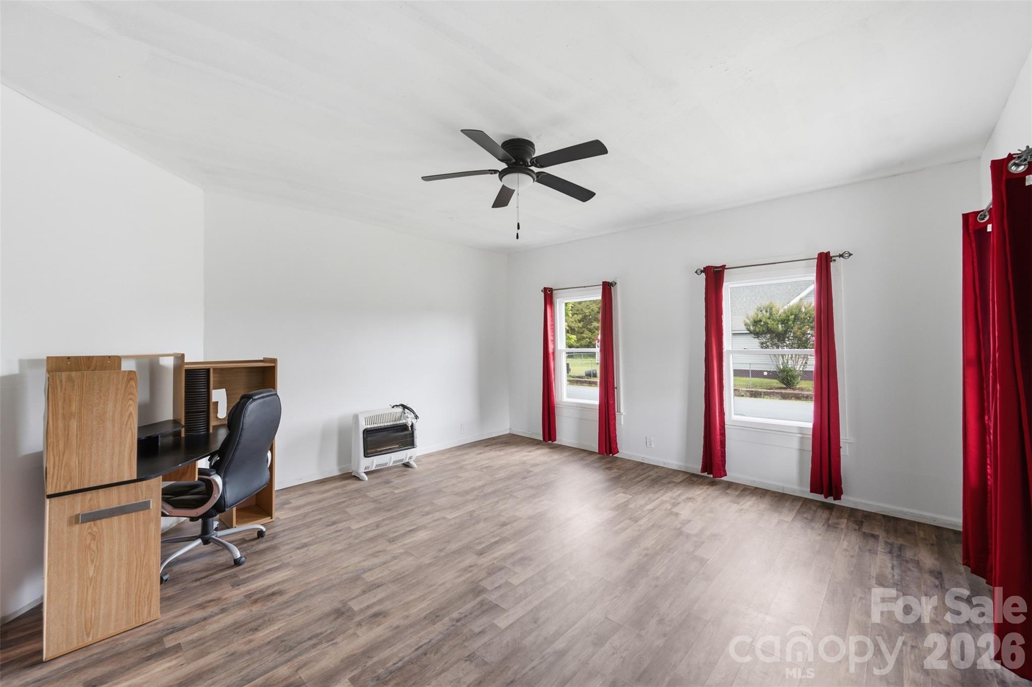 802 Canal Road — Lockhart