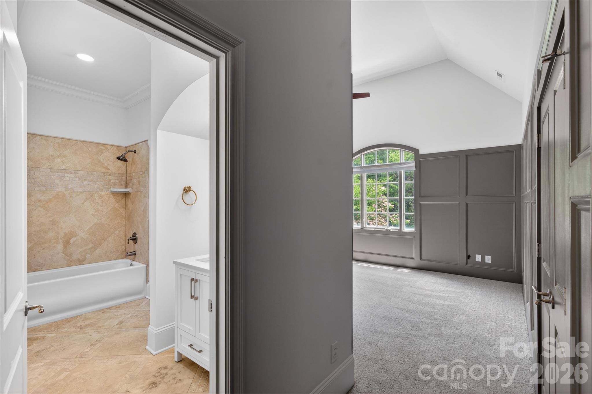 2132 Foxcroft Woods Lane — Charlotte