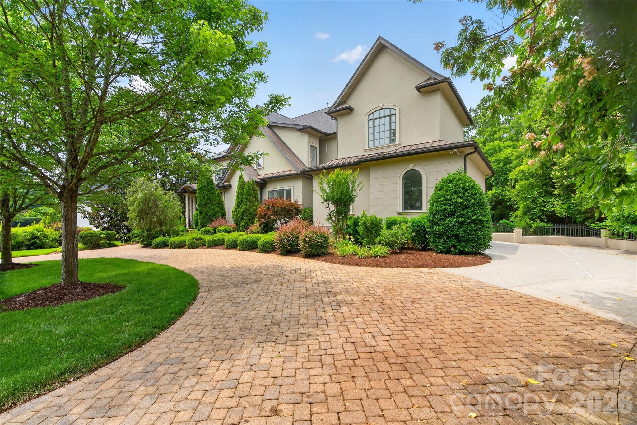 2132 Foxcroft Woods Lane — Charlotte