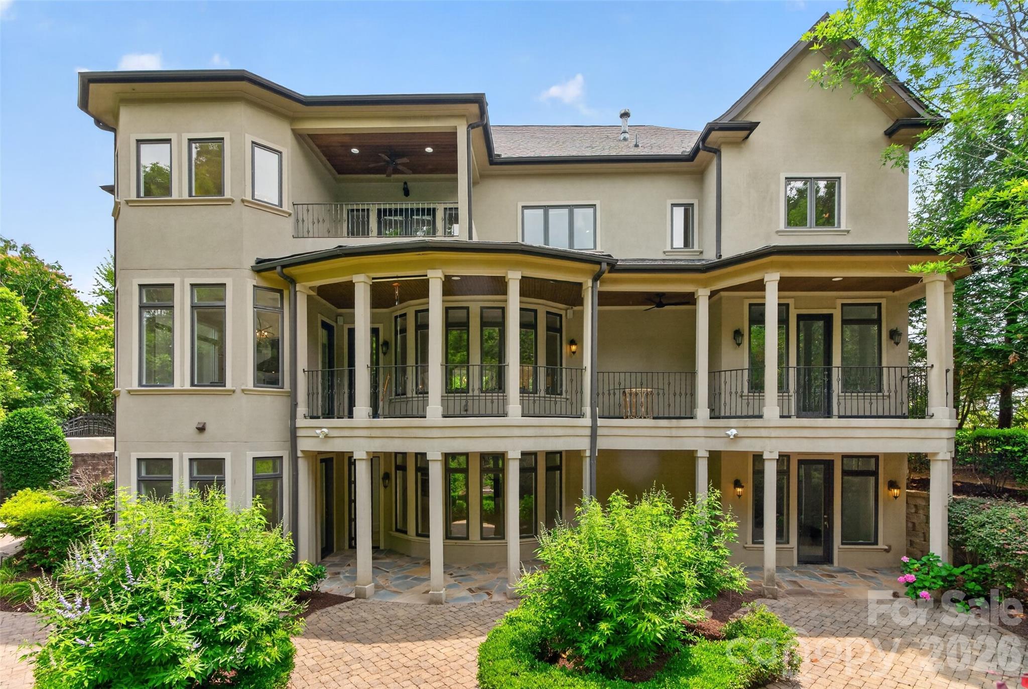 2132 Foxcroft Woods Lane — Charlotte