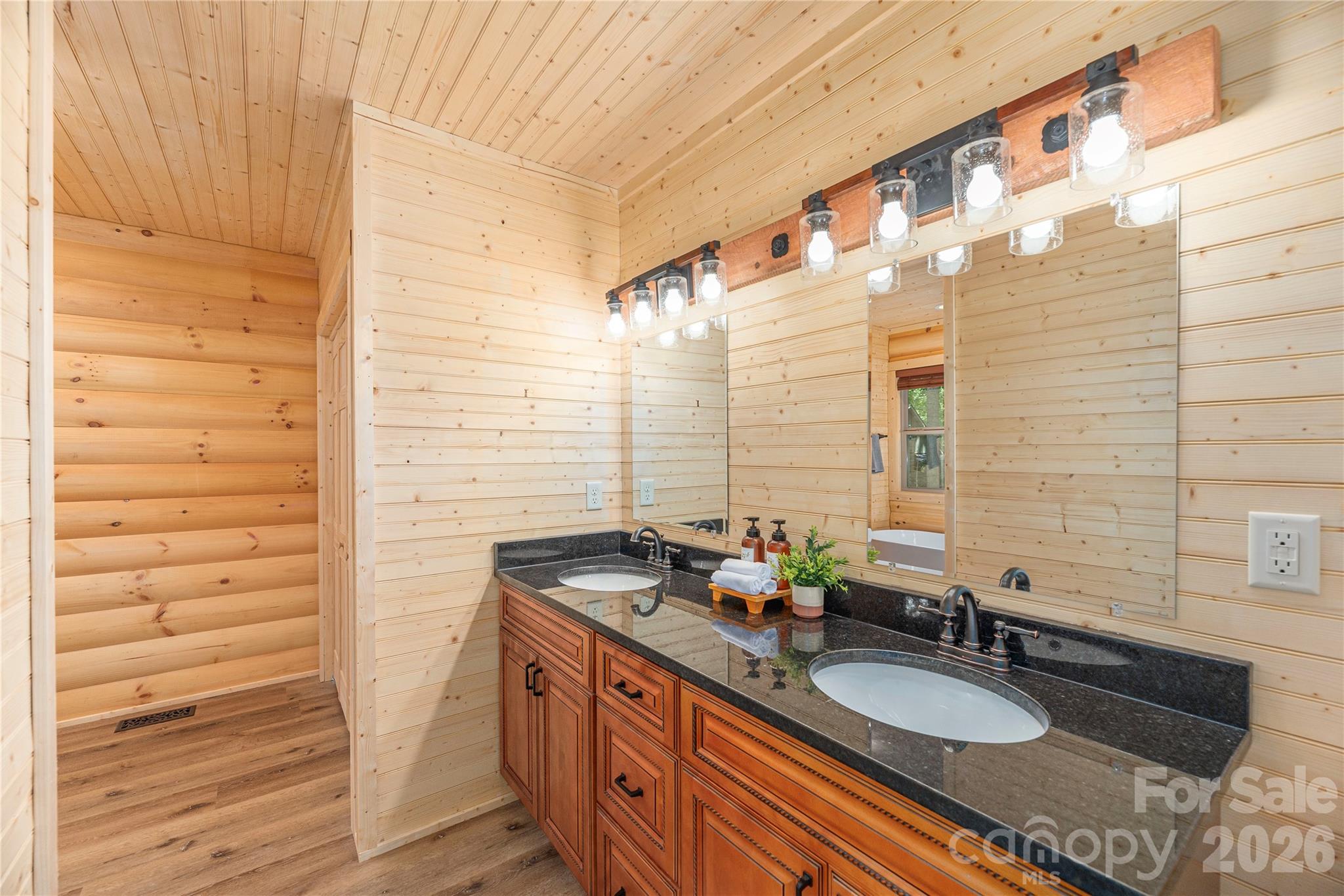 484 Twinbrook Lane — Maggie Valley