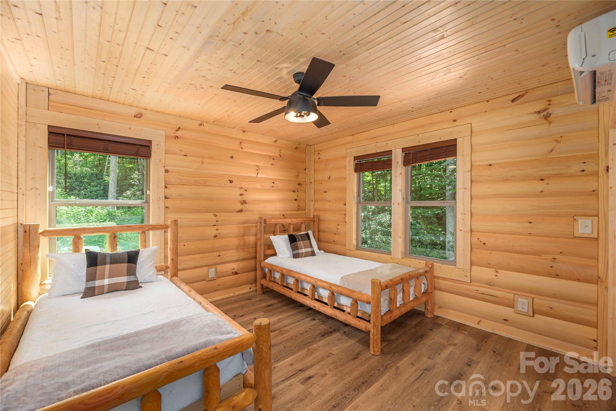 484 Twinbrook Lane — Maggie Valley