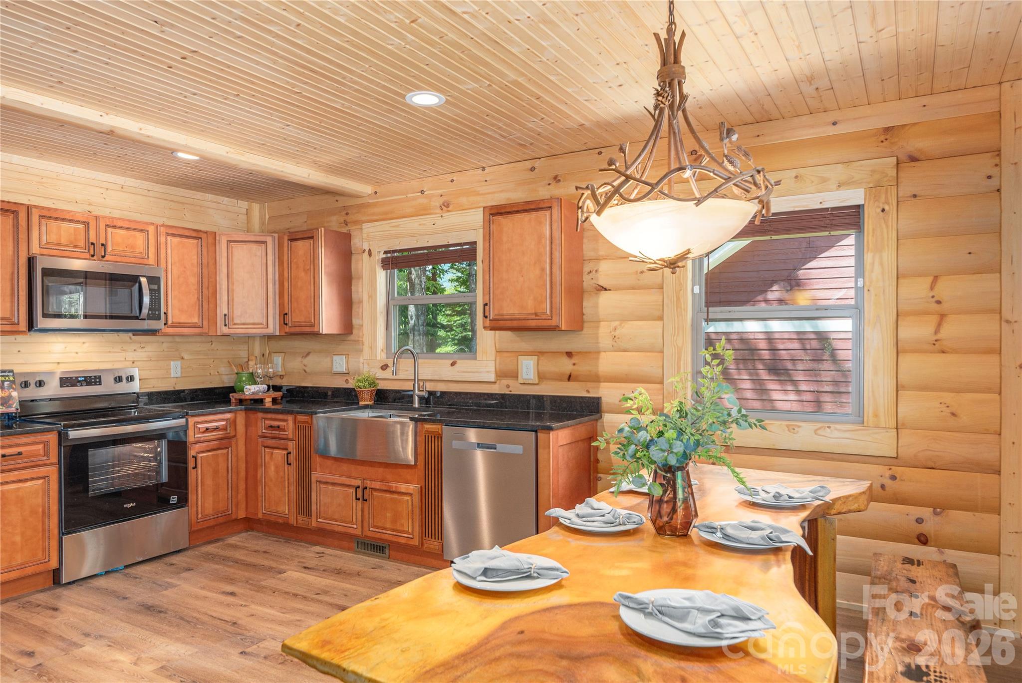 484 Twinbrook Lane — Maggie Valley
