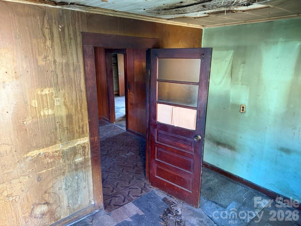 3370 Rocky Road — Lenoir