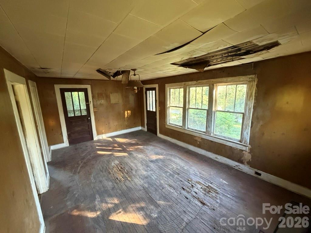 3370 Rocky Road — Lenoir
