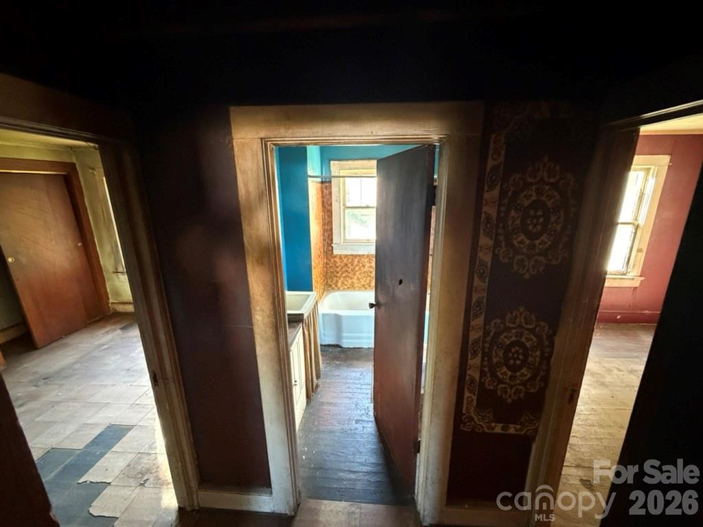 3370 Rocky Road — Lenoir