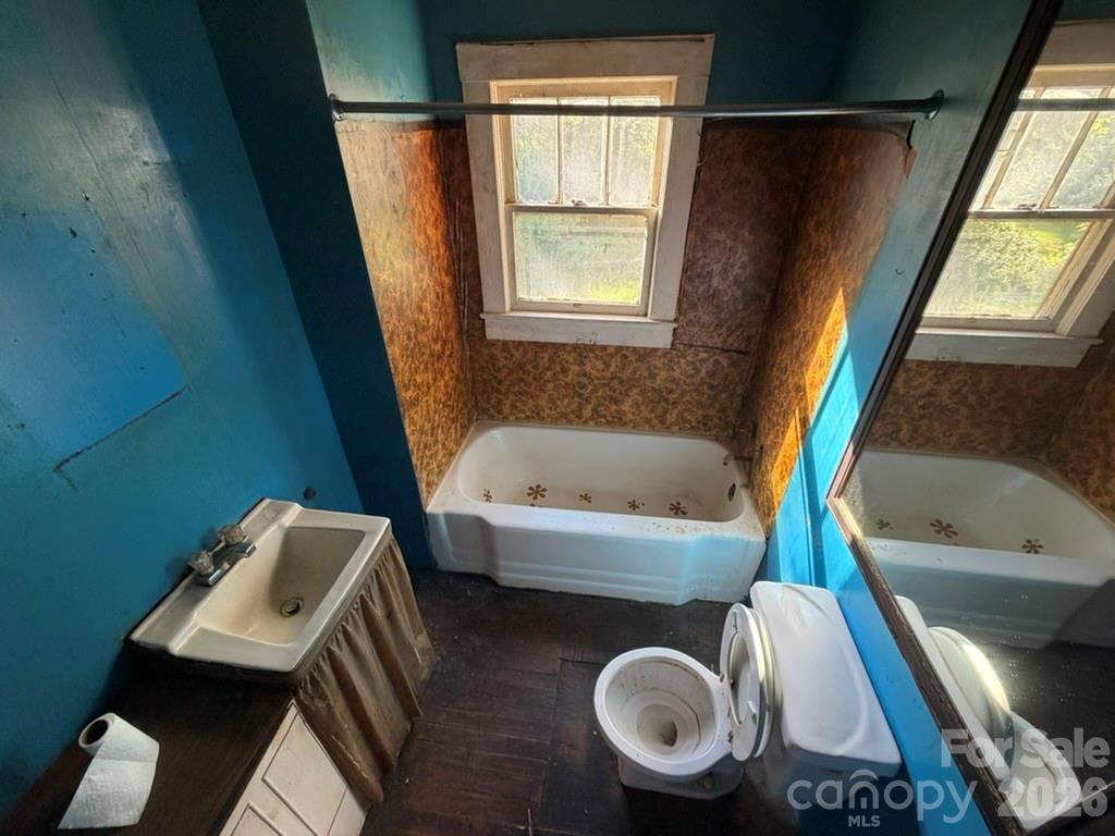 3370 Rocky Road — Lenoir