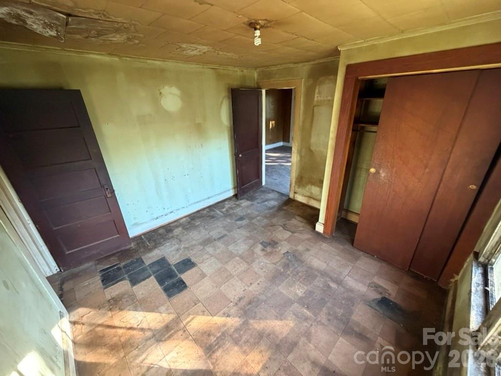 3370 Rocky Road — Lenoir